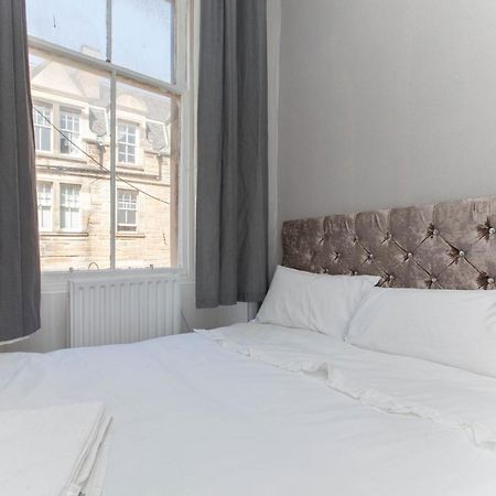 Bright & Homely City Centre Apartment Near Holyrood Edinburgh Exterior photo